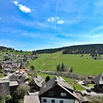 아파트 17 - Ferienresidenz Roseneck, Galeriewohnung, Mit Schwimmbad In Bei Feldberg 토트나우베르크