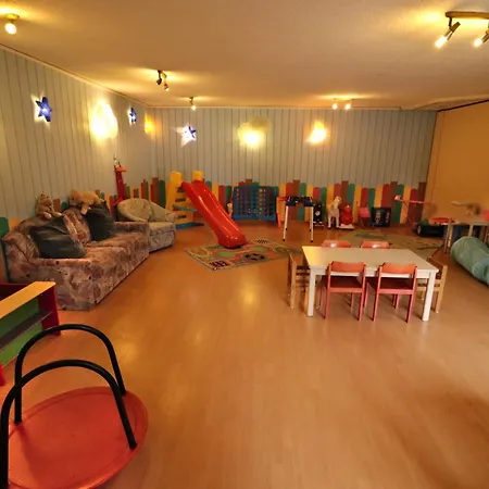 アパート 17 - Ferienresidenz Roseneck, Galeriewohnung, Mit Schwimmbad In Bei Feldberg